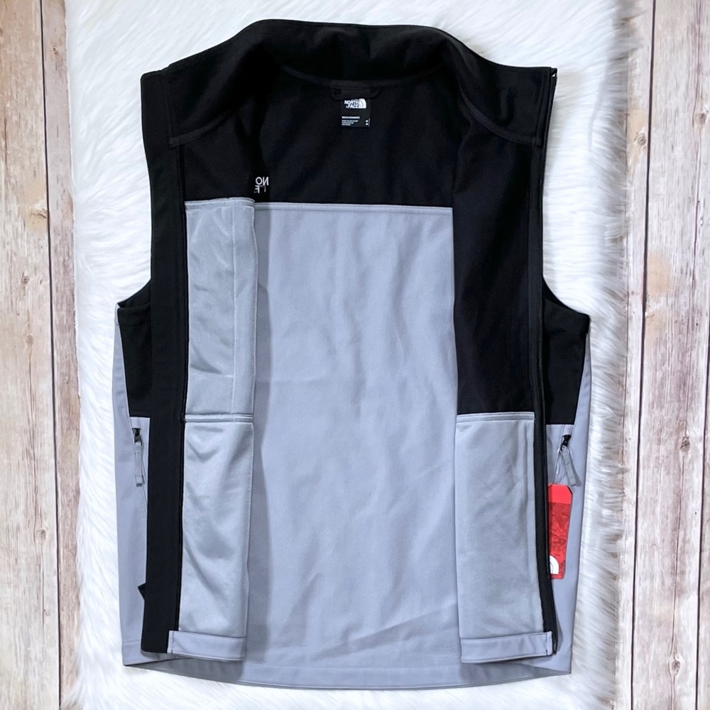 The North Face Men’s Castle Rock Soft Shell Vest - Picture 4 of 8